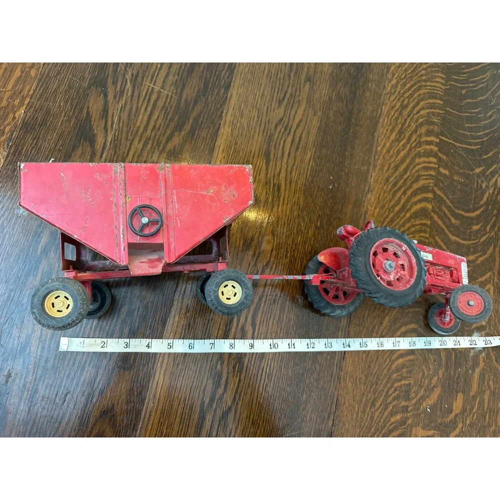 VintageErtl Red‎ Metal Farmall Tractor with Trailer Toy Diecast